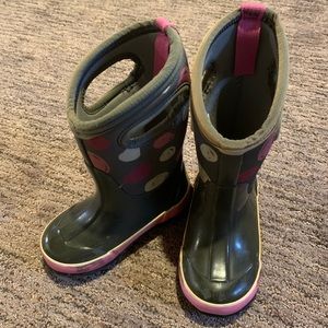Toddler girl size 9 bogs winter boots